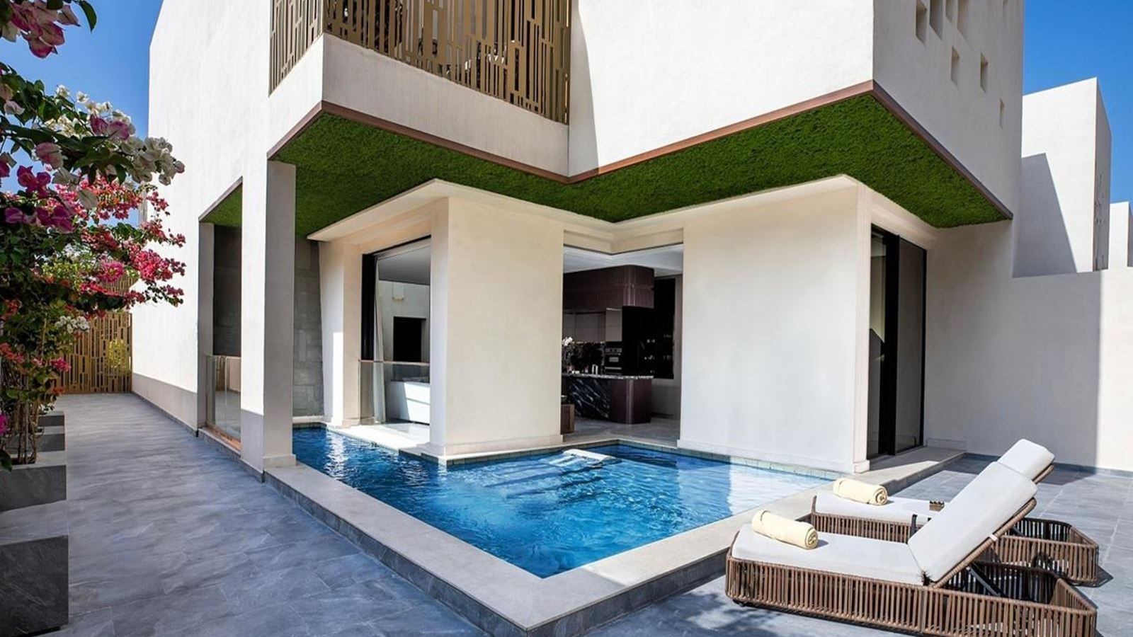 pools-outdoor--indoor-pool