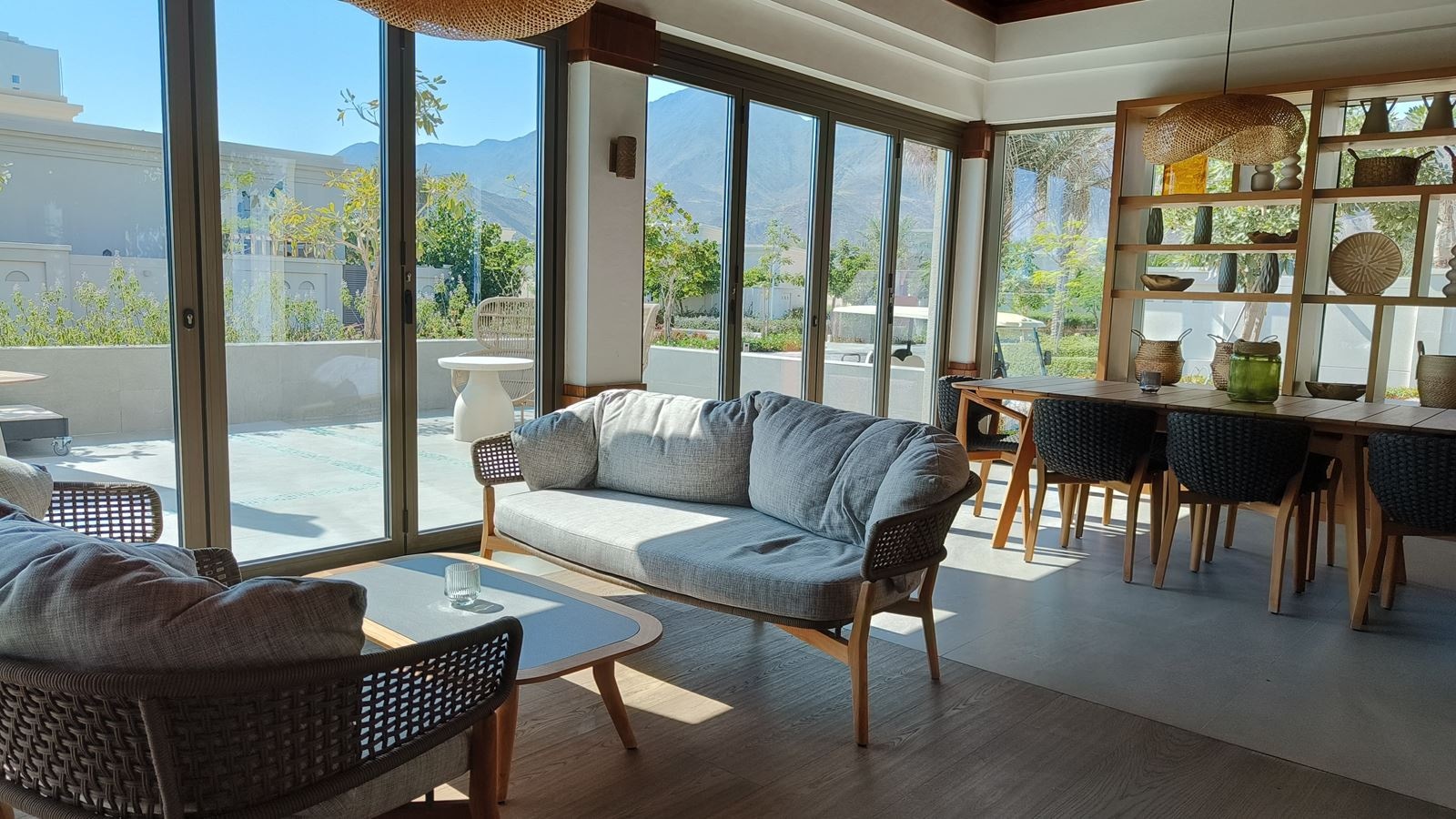 restaurants-amara-bar