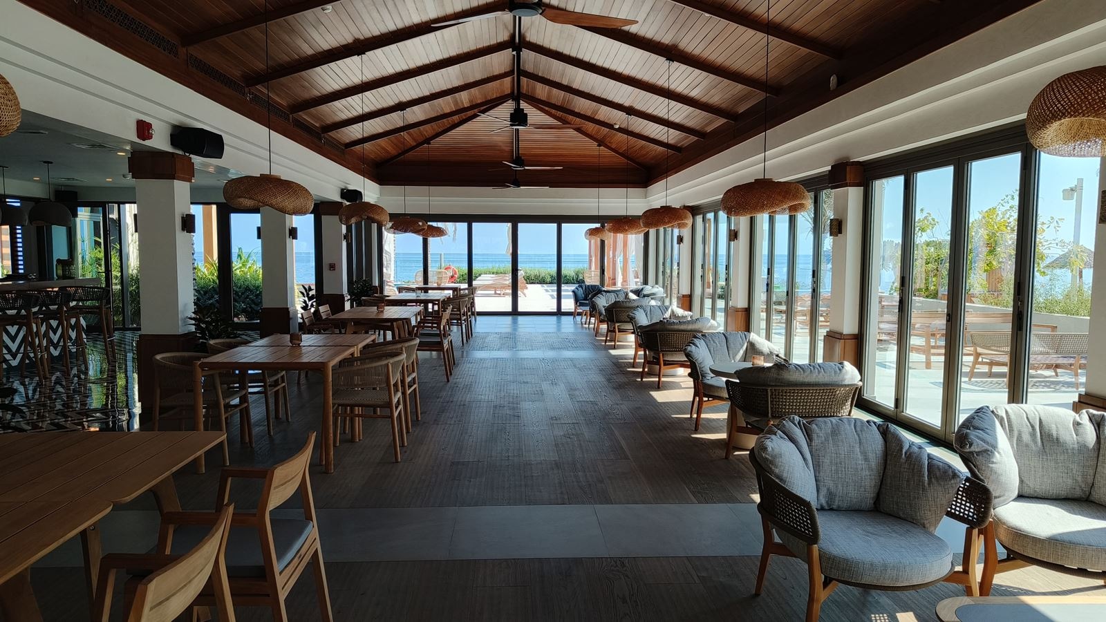 restaurants-amara-bar