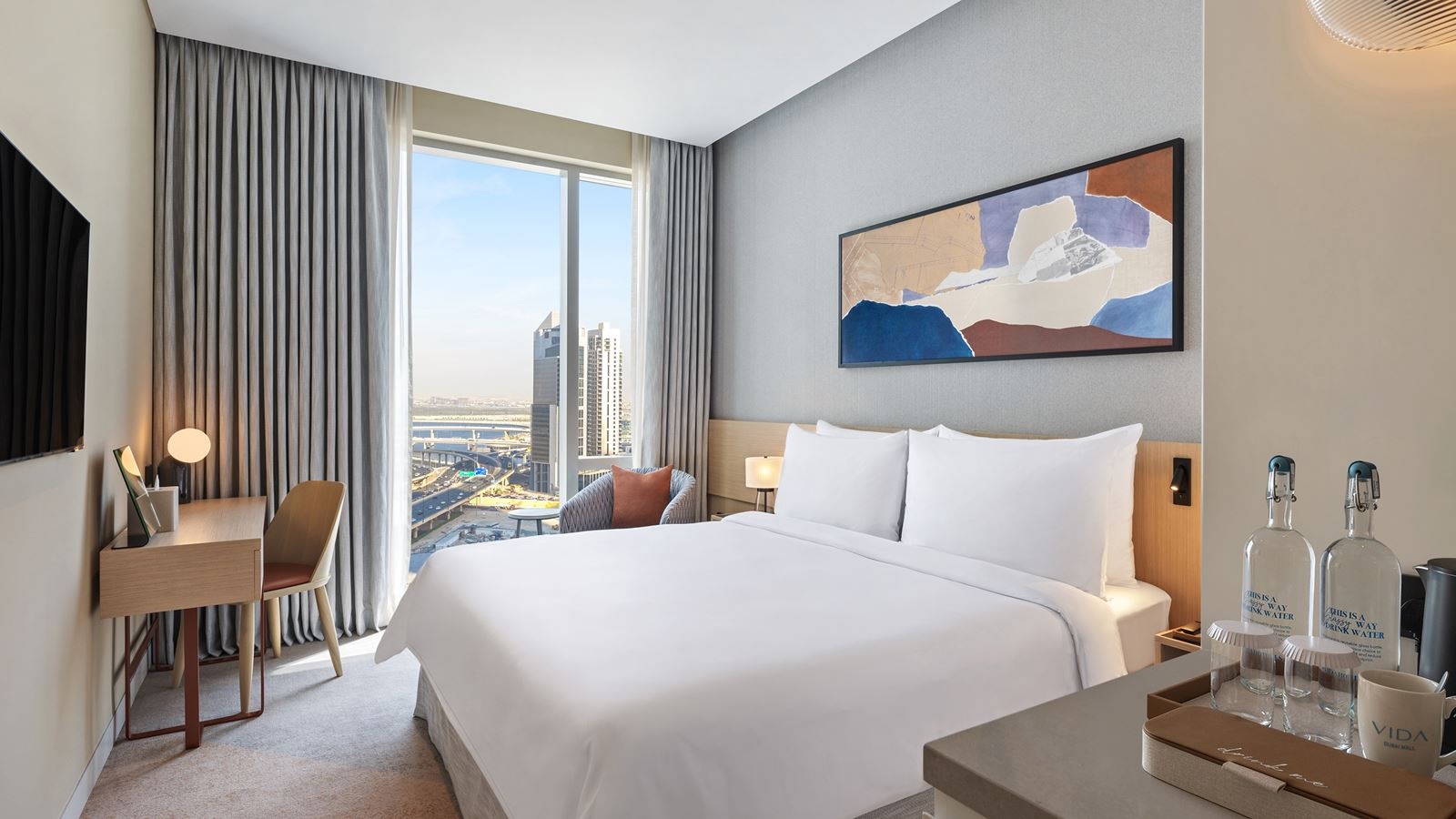 rooms-deluxe-room-king-city-view