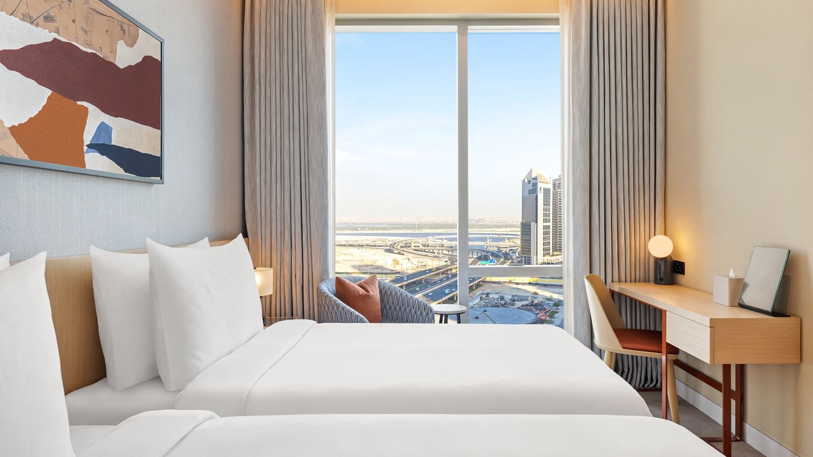 rooms-deluxe-room-twin-city-view