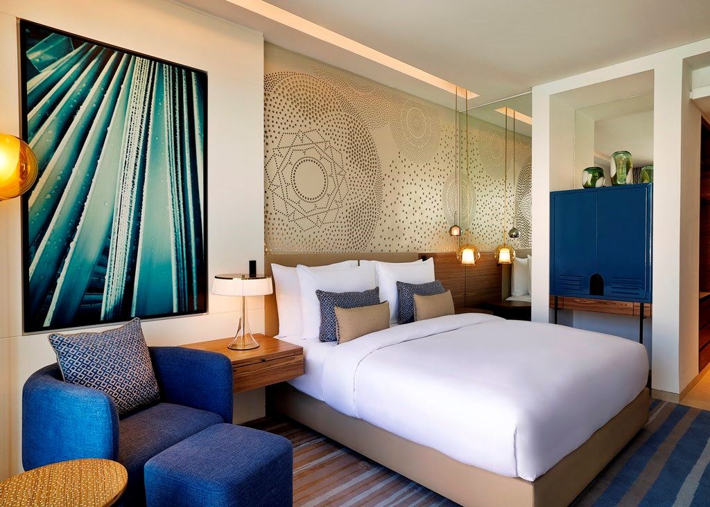 rooms-deluxe-room-city-view