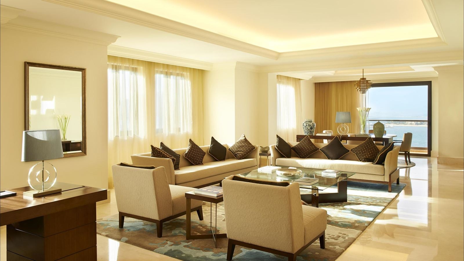 rooms-deluxe-palm-sea-view-suite