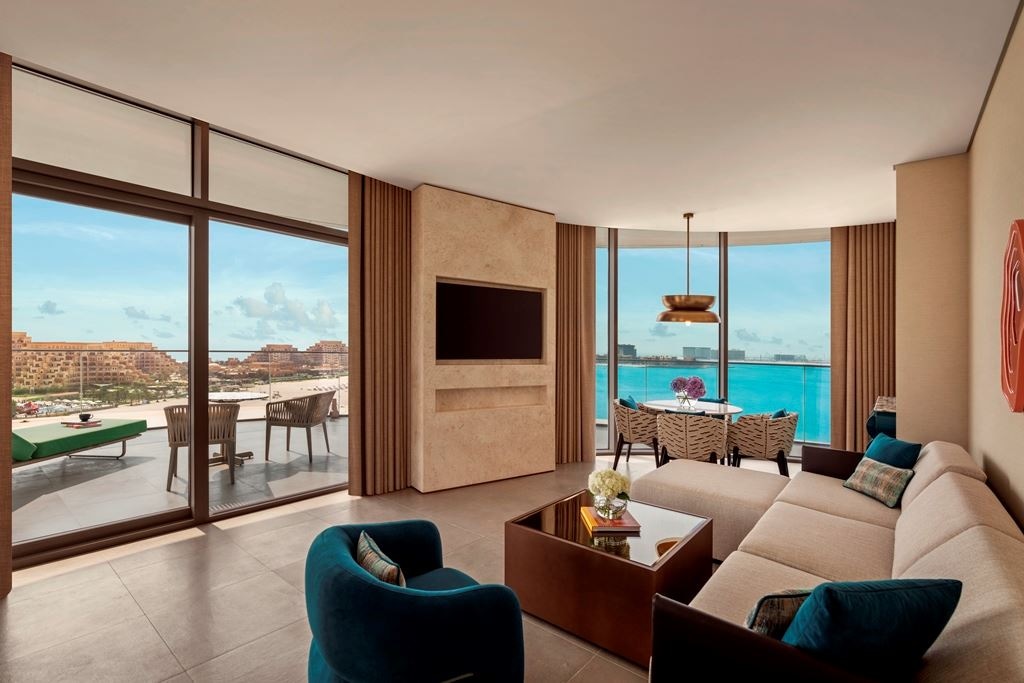 rooms-one-bedroom-collection-corner-suite