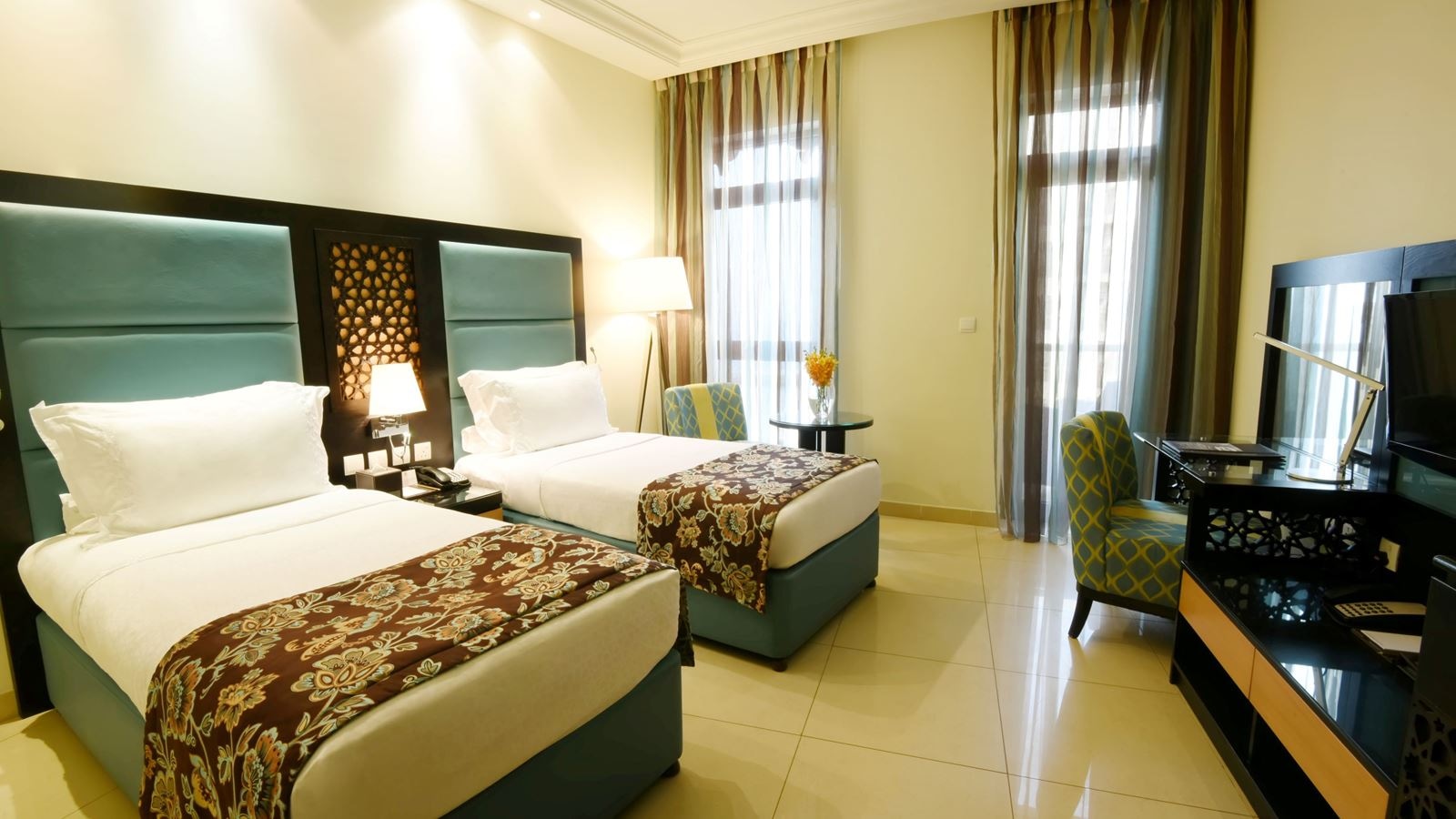 rooms-deluxe-sea-viewtwin-beds