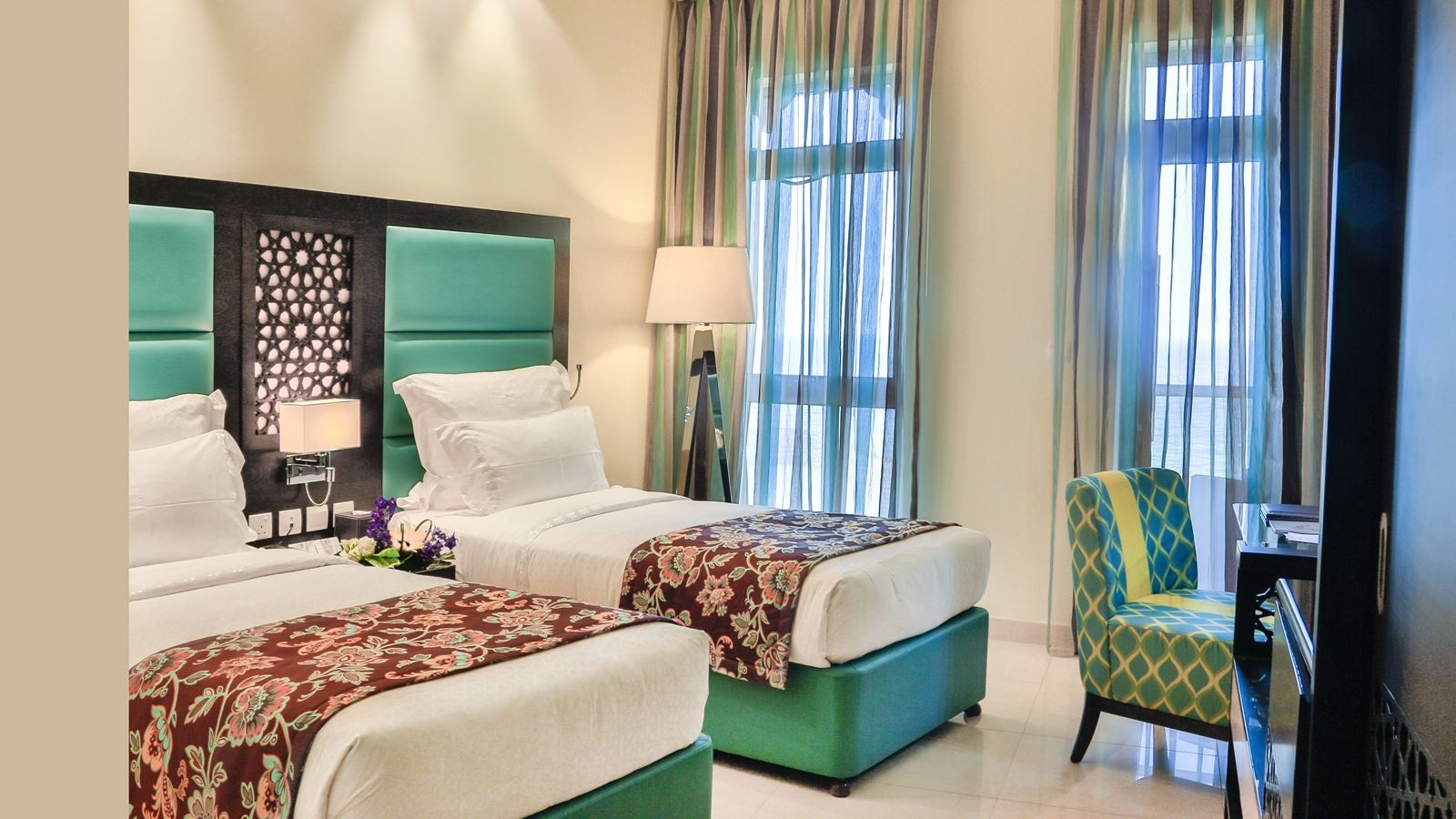 rooms-deluxe-city-viewtwin-beds