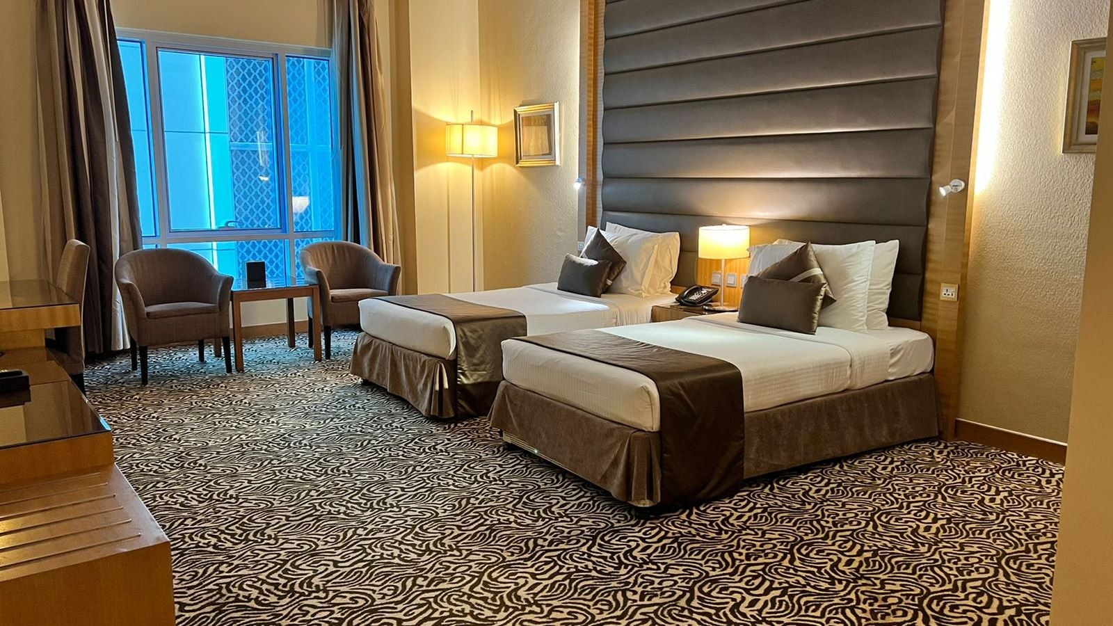 rooms-standard-room-with-twin-beds