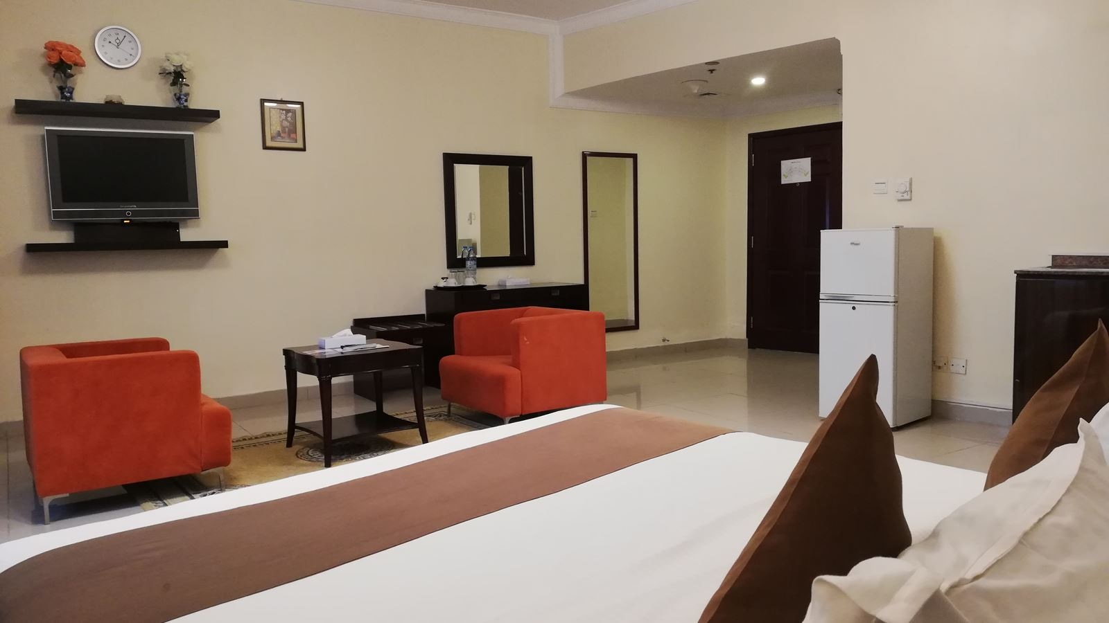 rooms-deluxe-king-studio