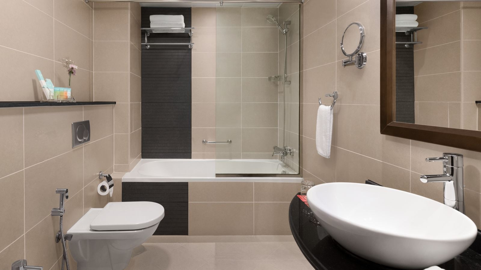 rooms-king-superior-bedroom