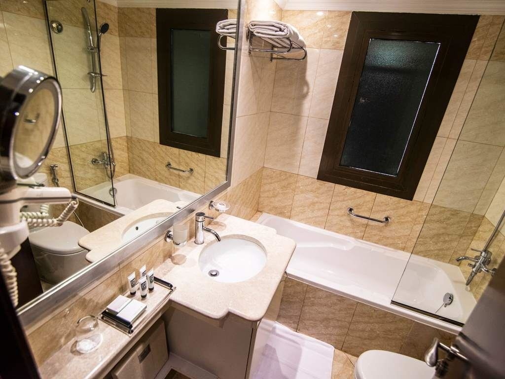 rooms-1-bedroom-apartment-city-view