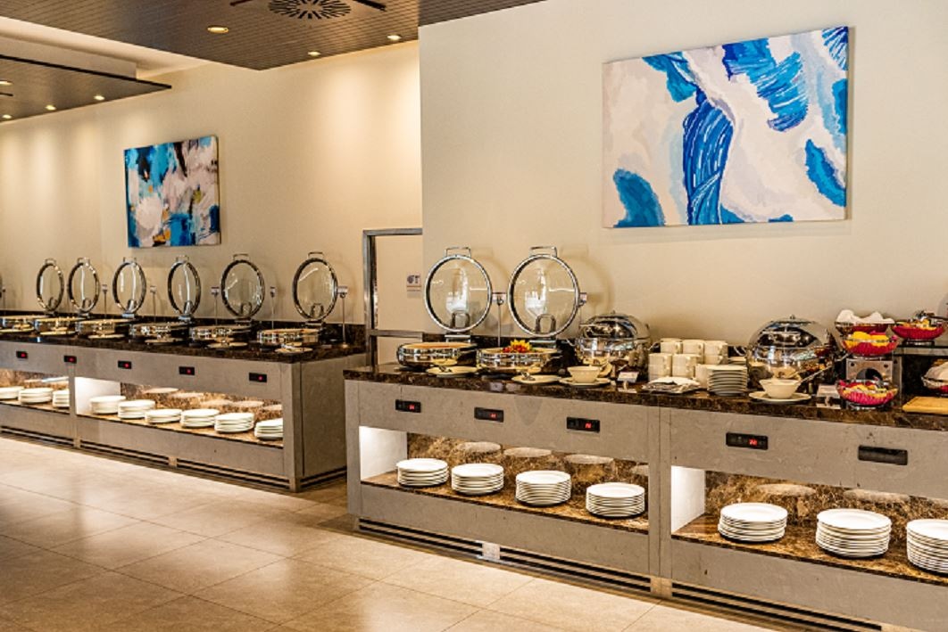 restaurants-day-and-night