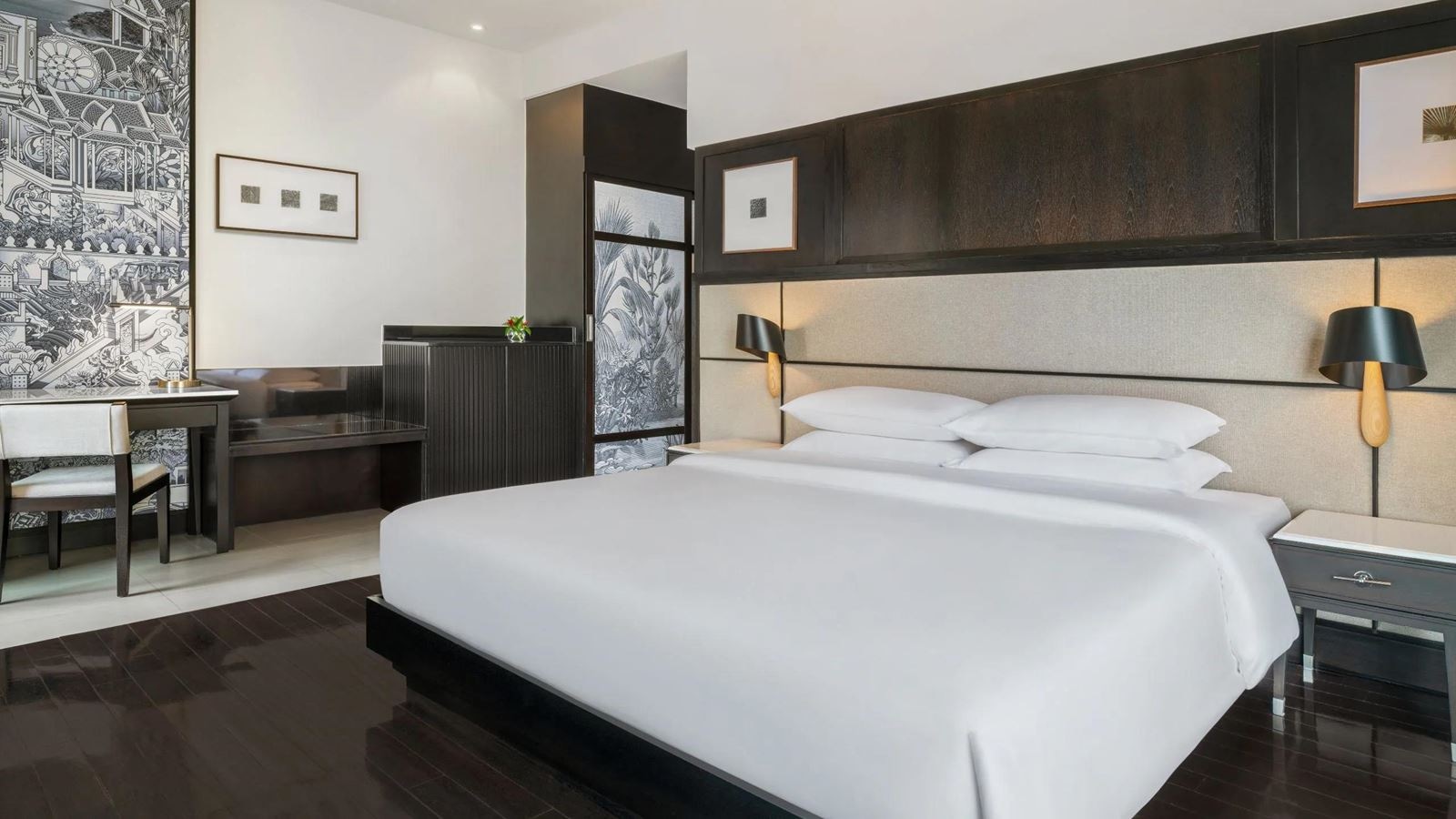 rooms-king-bed-with-terrace-whirlpool