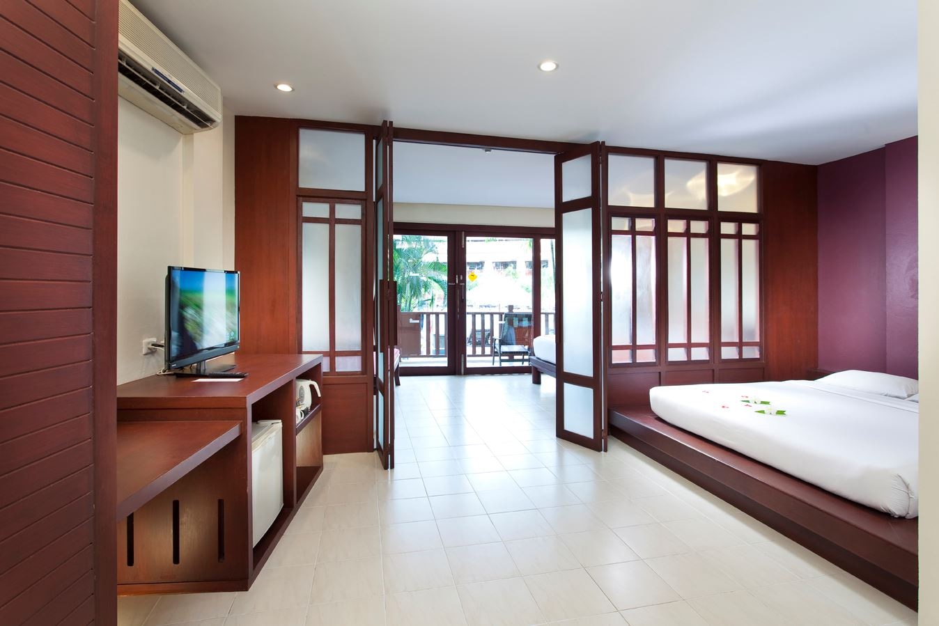 rooms-pool-access-garden-view