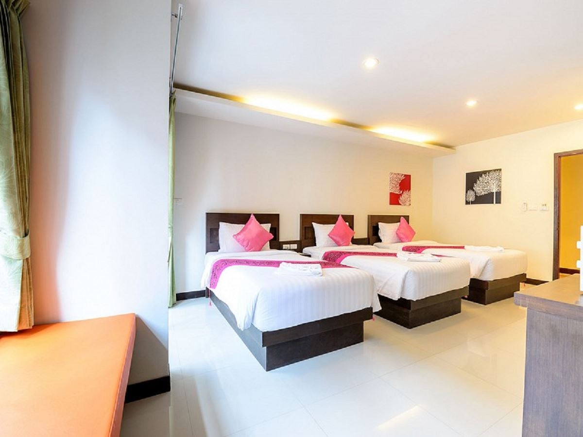 rooms-triple-family-room