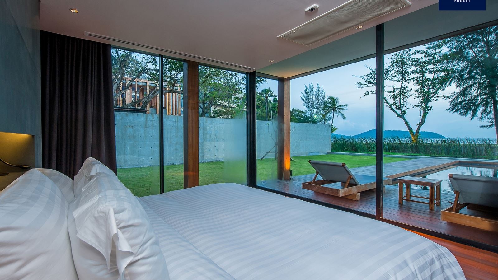 rooms-one-bedroom-beachfront-pool-villa