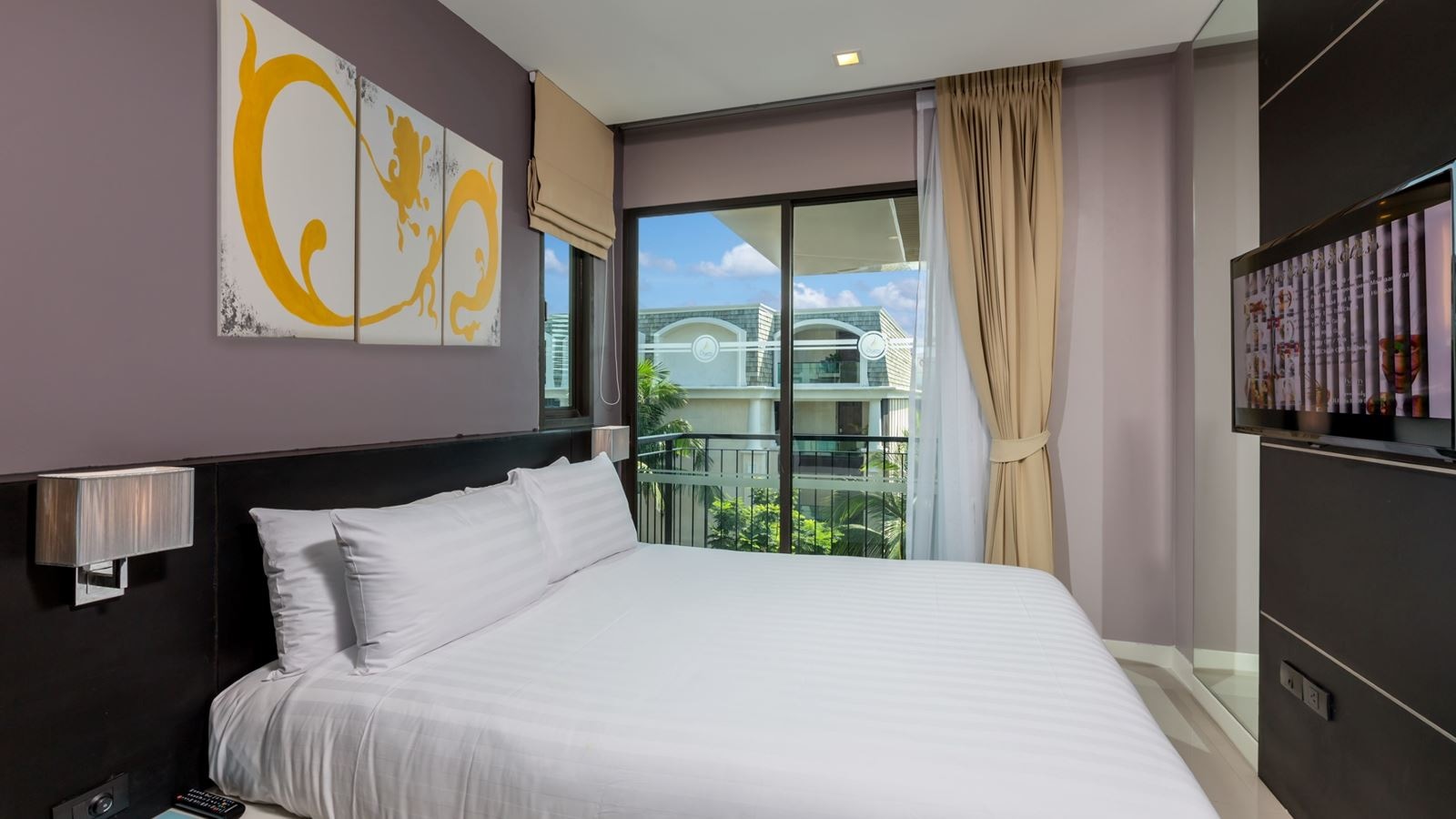 rooms-2-broom-family-suite