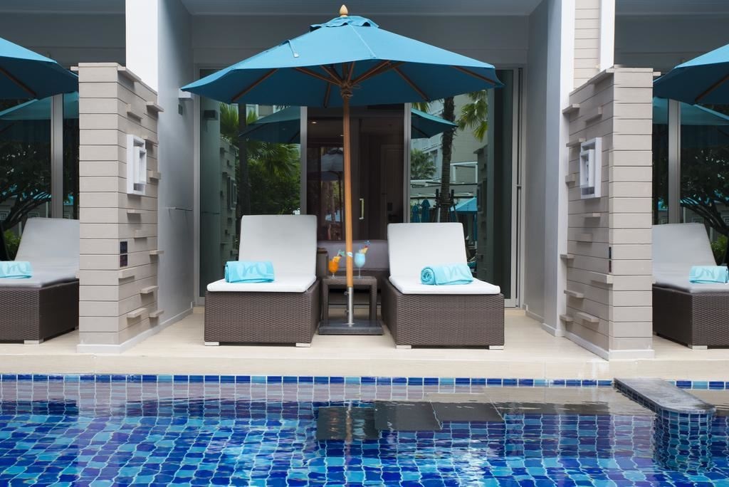 rooms-deluxe-pool-access
