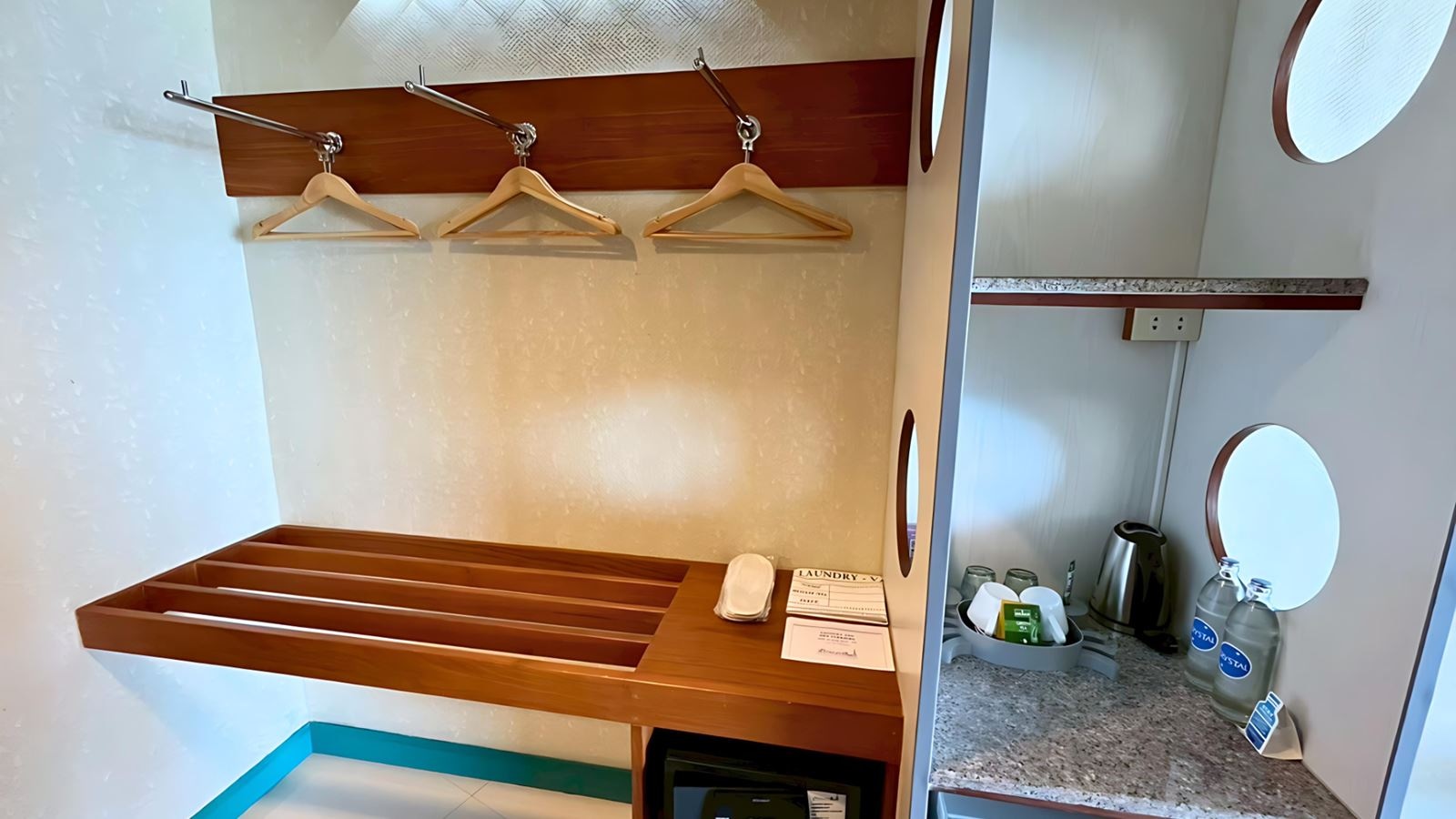 rooms-superior-side-view-park-wing