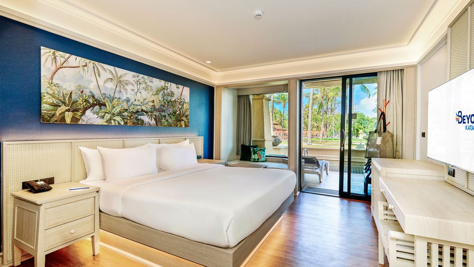 rooms-deluxe-pool-access