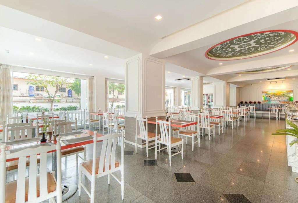 restaurants-restaurant