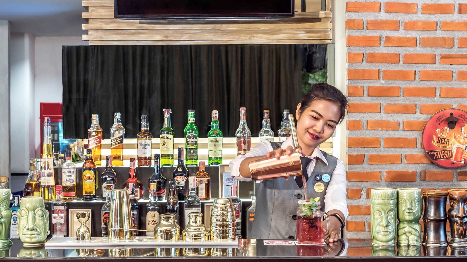 restaurants-champion-bar