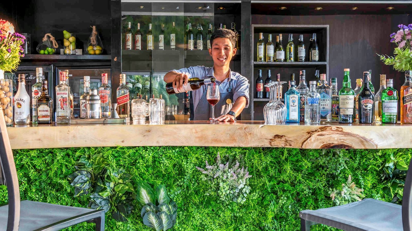 restaurants-champion-bar