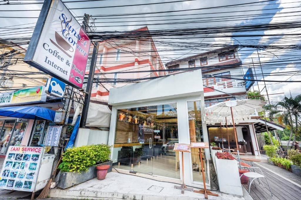 restaurants-sunset-corner