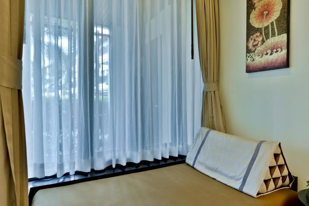 rooms-deluxe-elegant-room