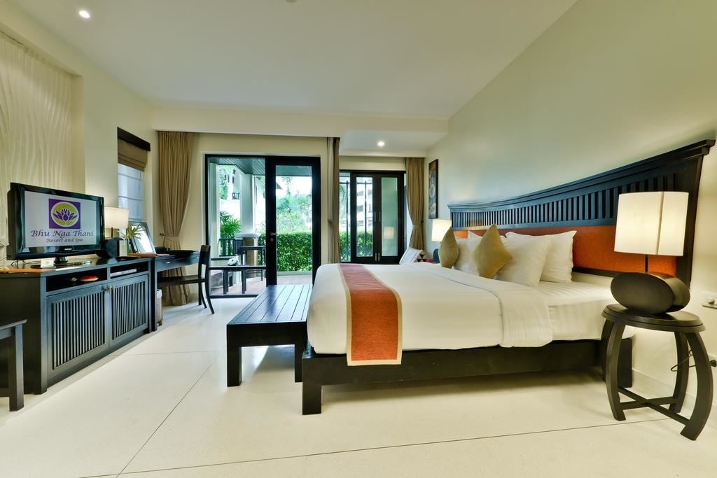 rooms-deluxe-elegant-room