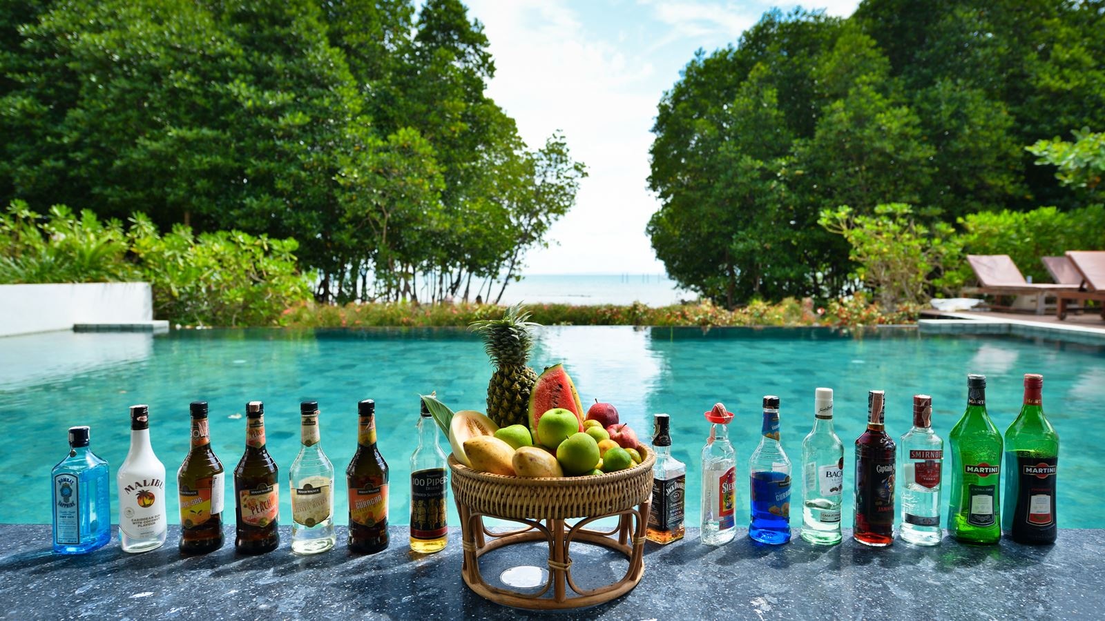 bars-champa-pool-bar