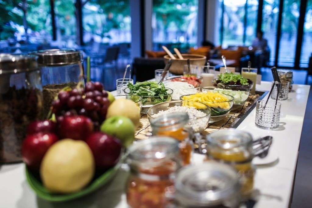 restaurants-hungry-bar--restaurant-and-lounge