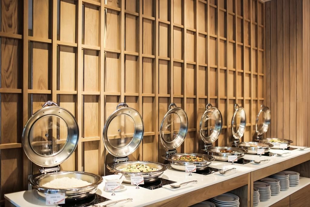 restaurants-hungry-bar--restaurant-and-lounge