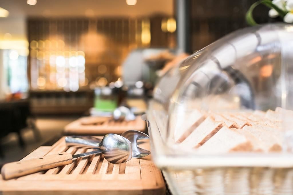 restaurants-hungry-bar--restaurant-and-lounge