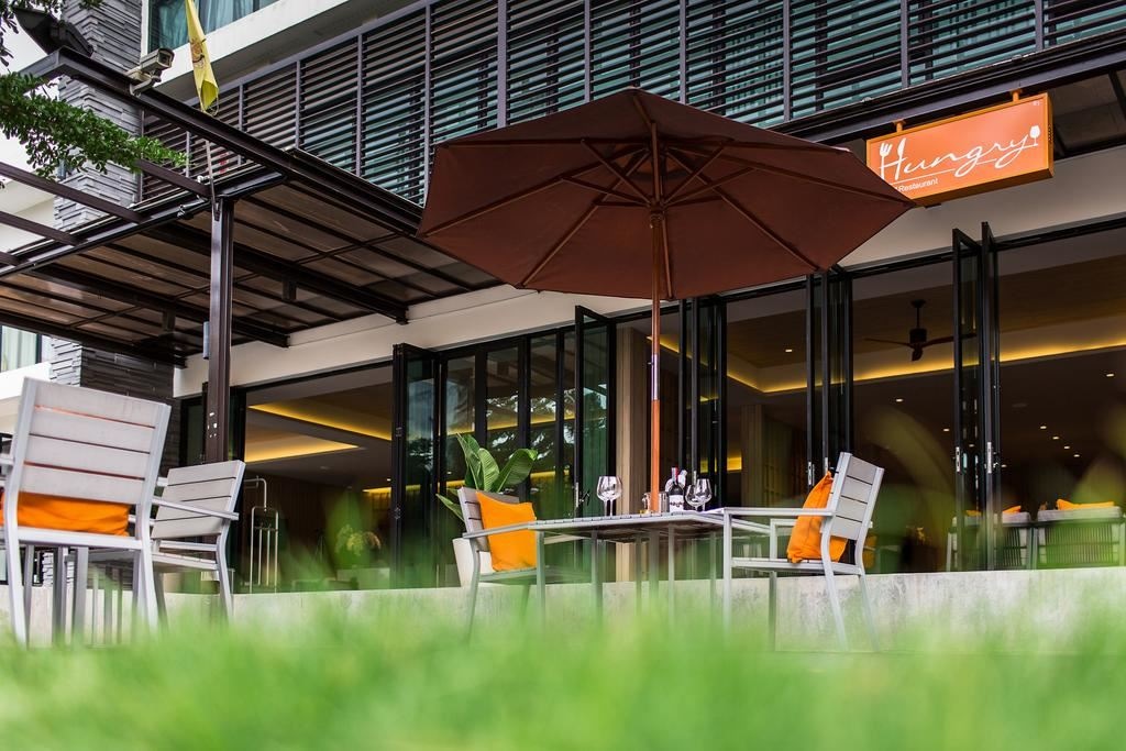 restaurants-hungry-bar--restaurant-and-lounge