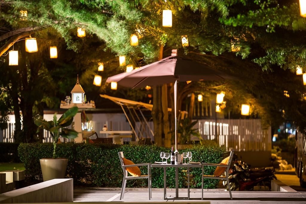 restaurants-hungry-bar--restaurant-and-lounge