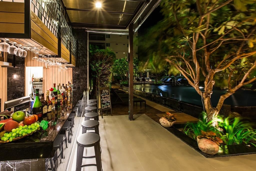 bars-hungry-bar--restaurant-and-lounge