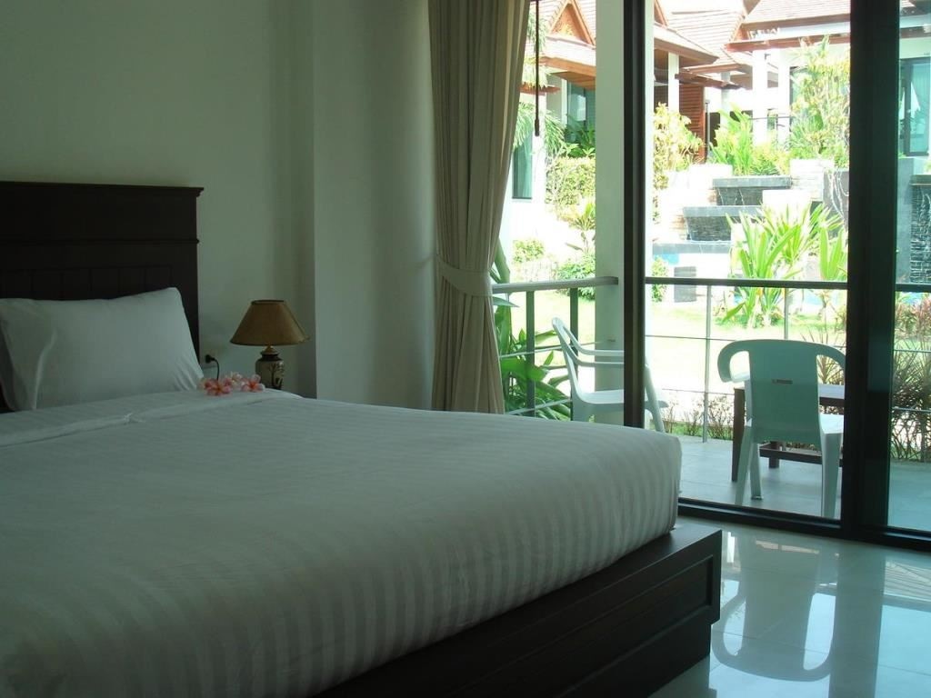 rooms-deluxe-bungalow