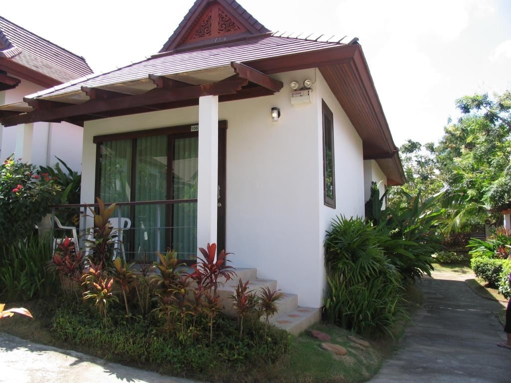 rooms-deluxe-bungalow