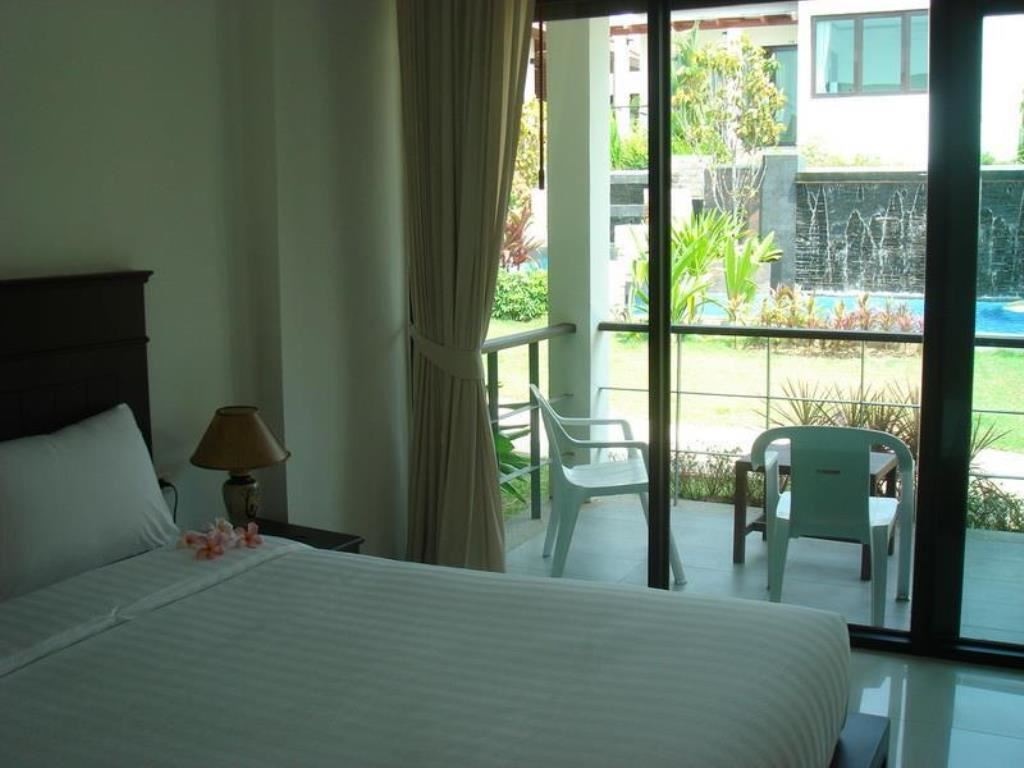 rooms-deluxe-bungalow