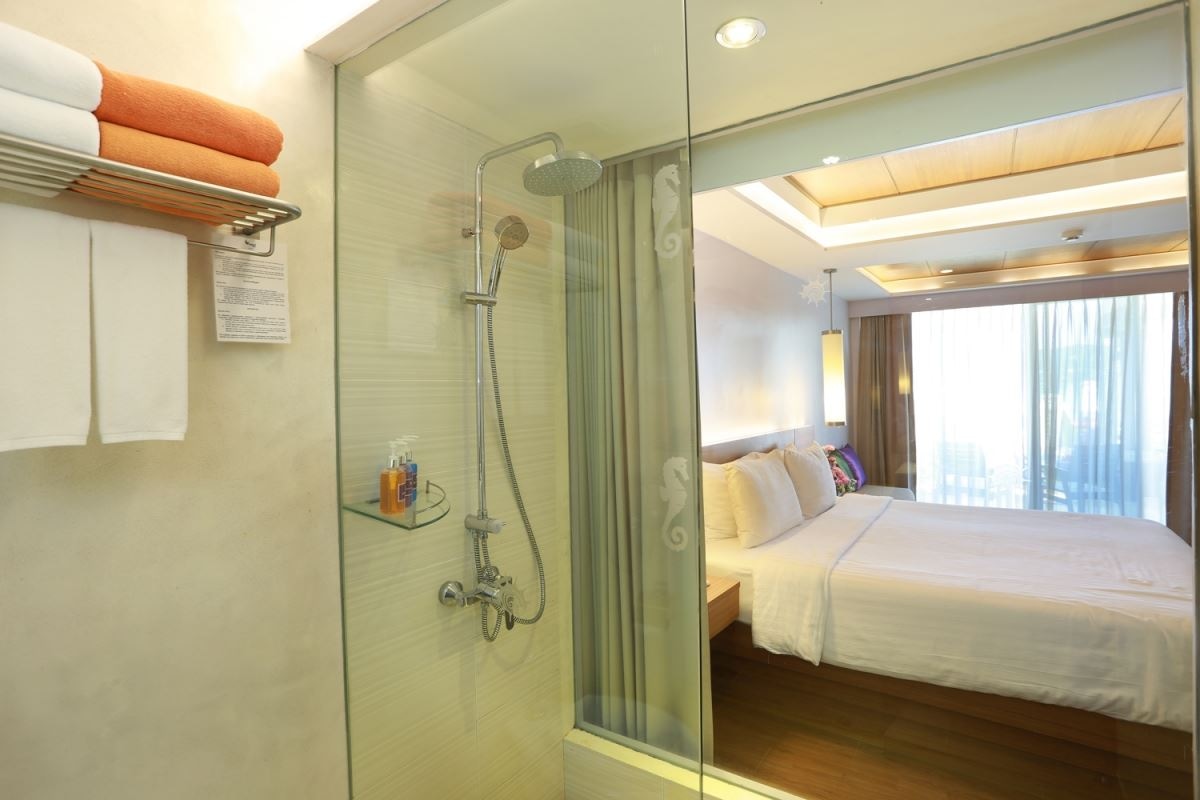 rooms-deluxe-seaview