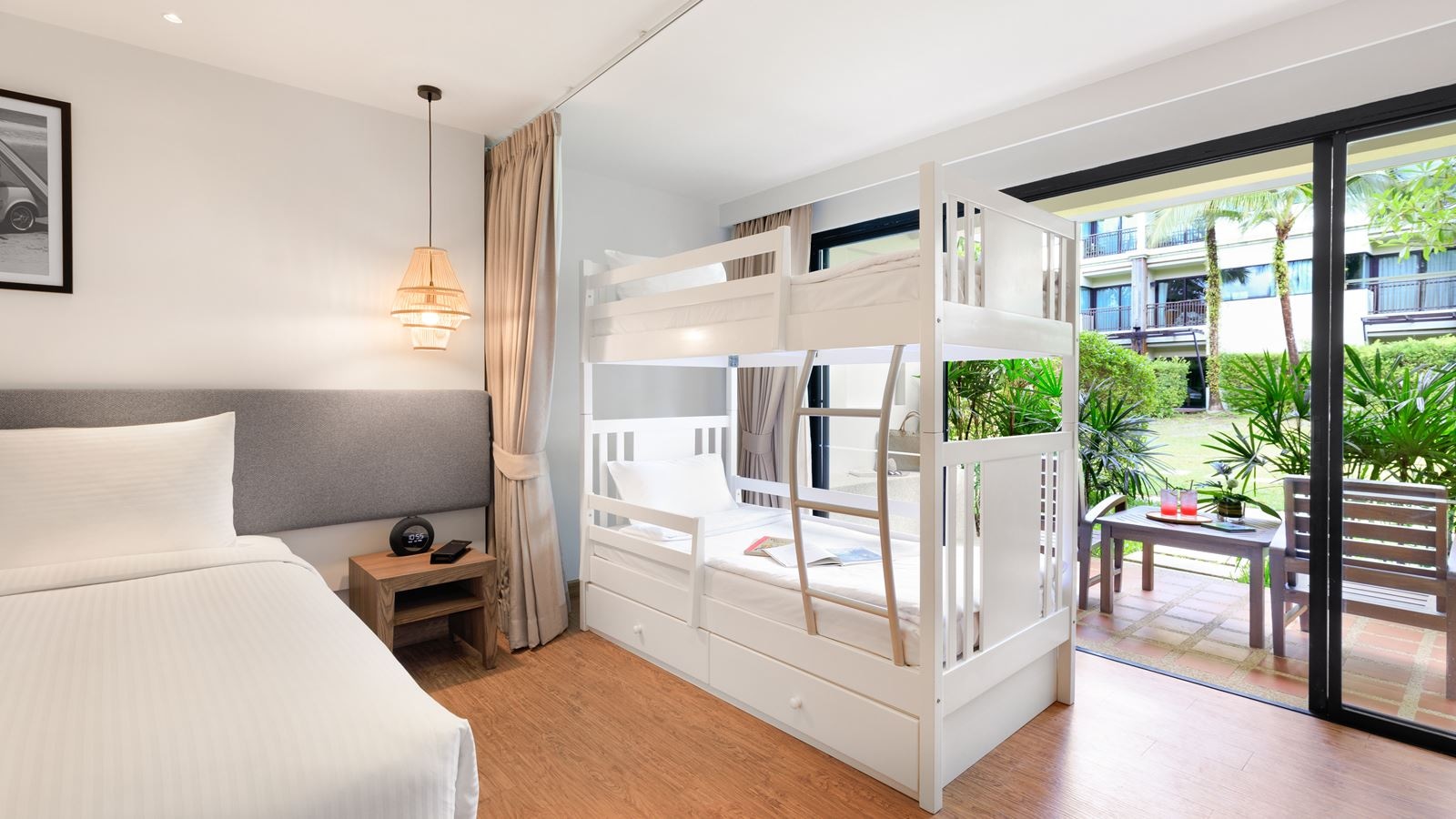 rooms-family-garden-terrace