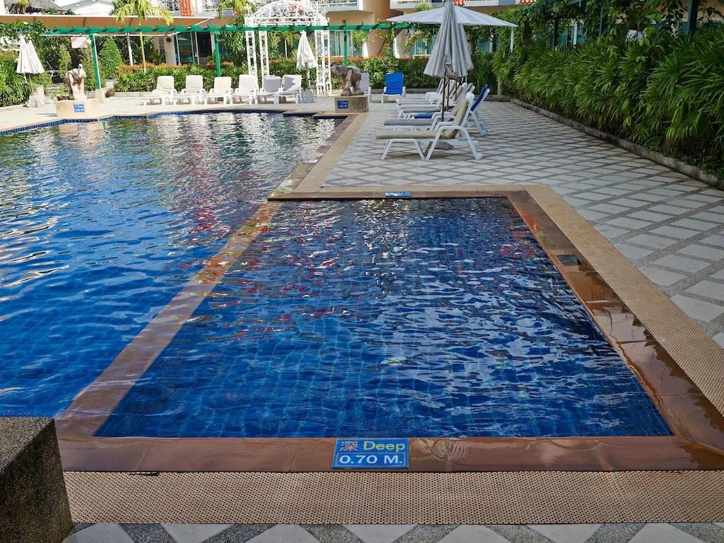 pools-outdoor-pool