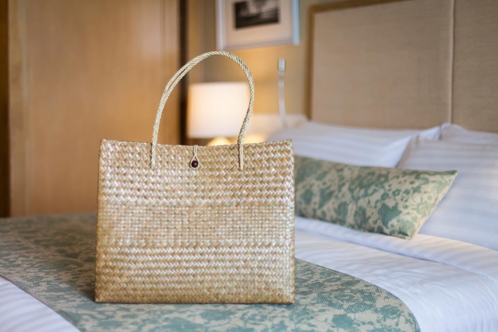 rooms-deluxe-pool-view