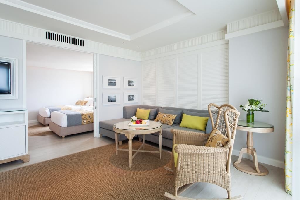 rooms-family-suite-hillside-view