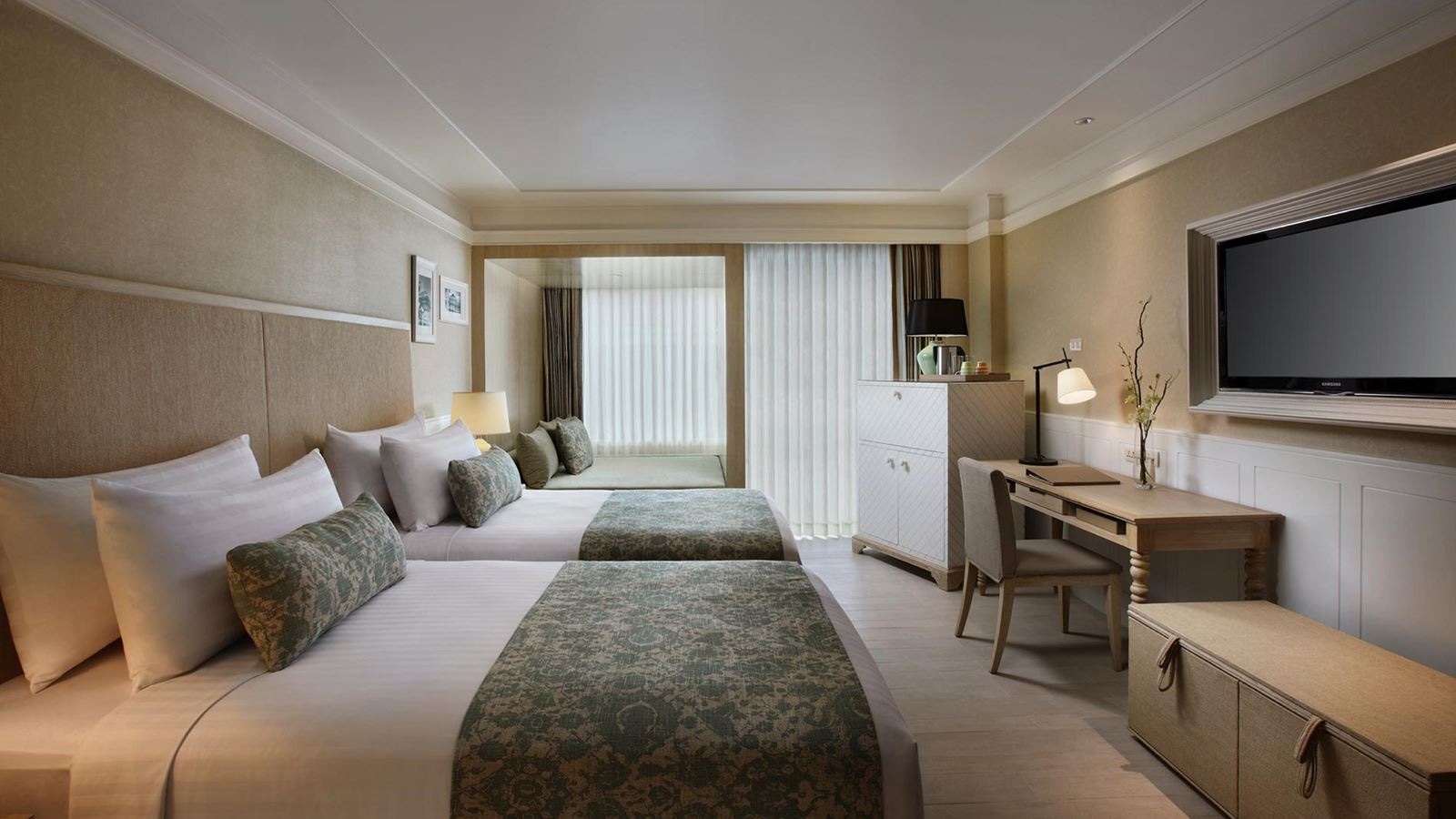 rooms-deluxe-hillside