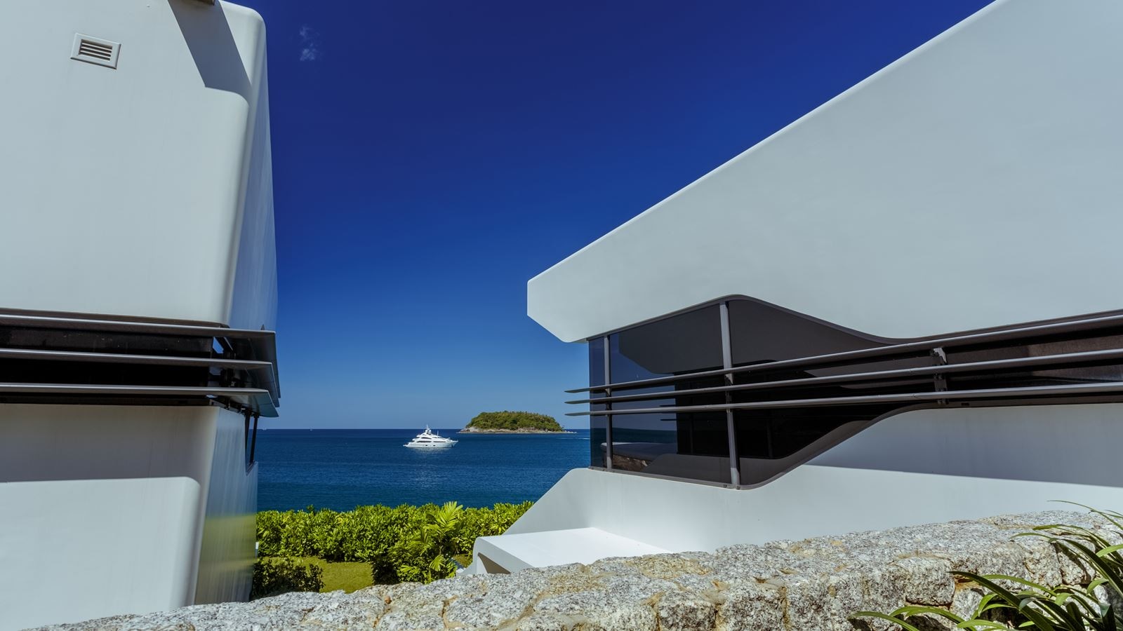 rooms-onebedroom-ocean-pool-loft