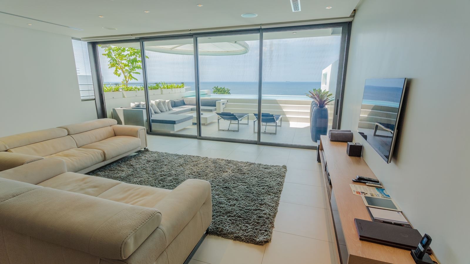 rooms-threebedroom-sky-pool-villa