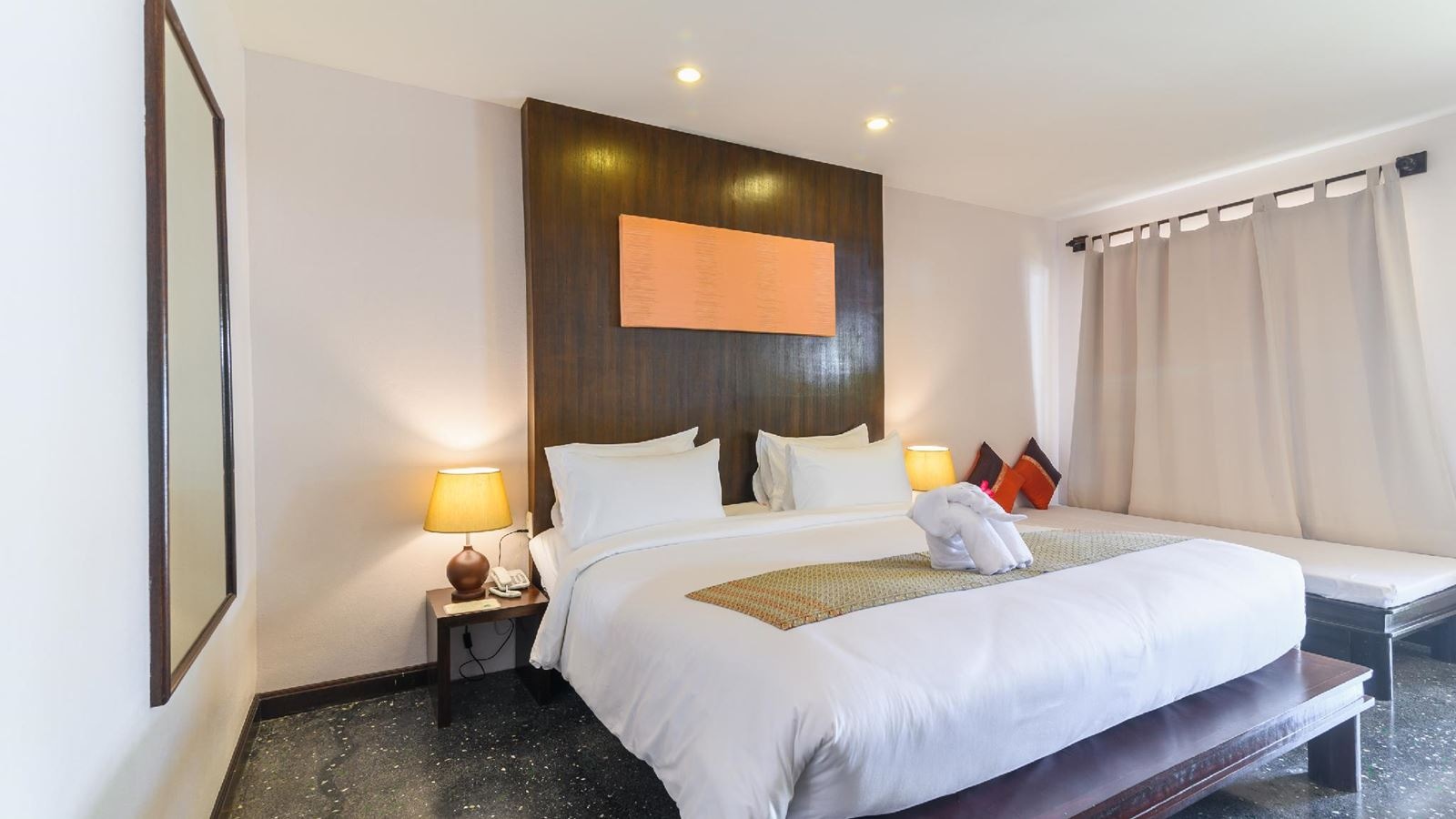 rooms-superior-pool-side