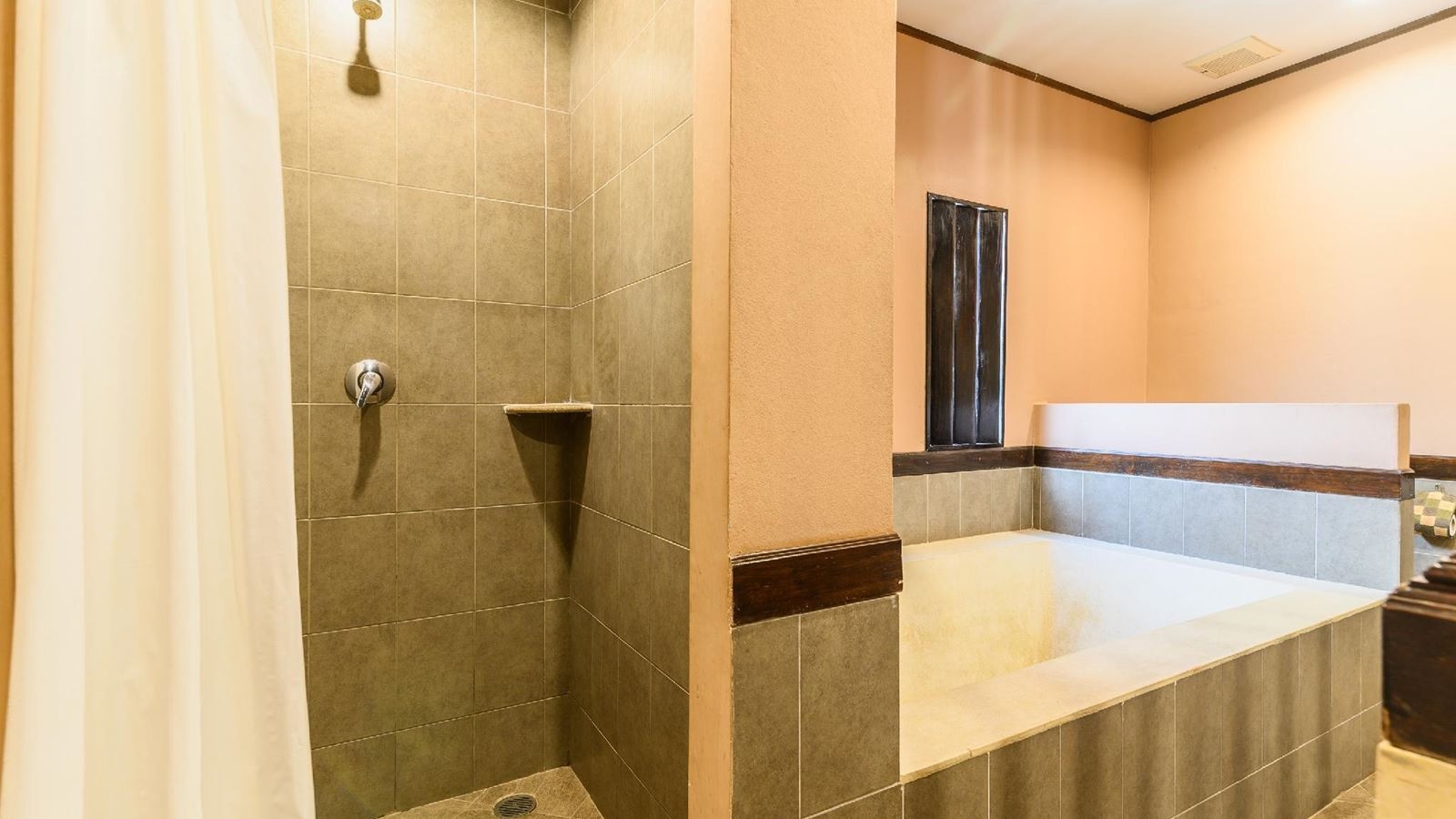 rooms-deluxe-hideaway