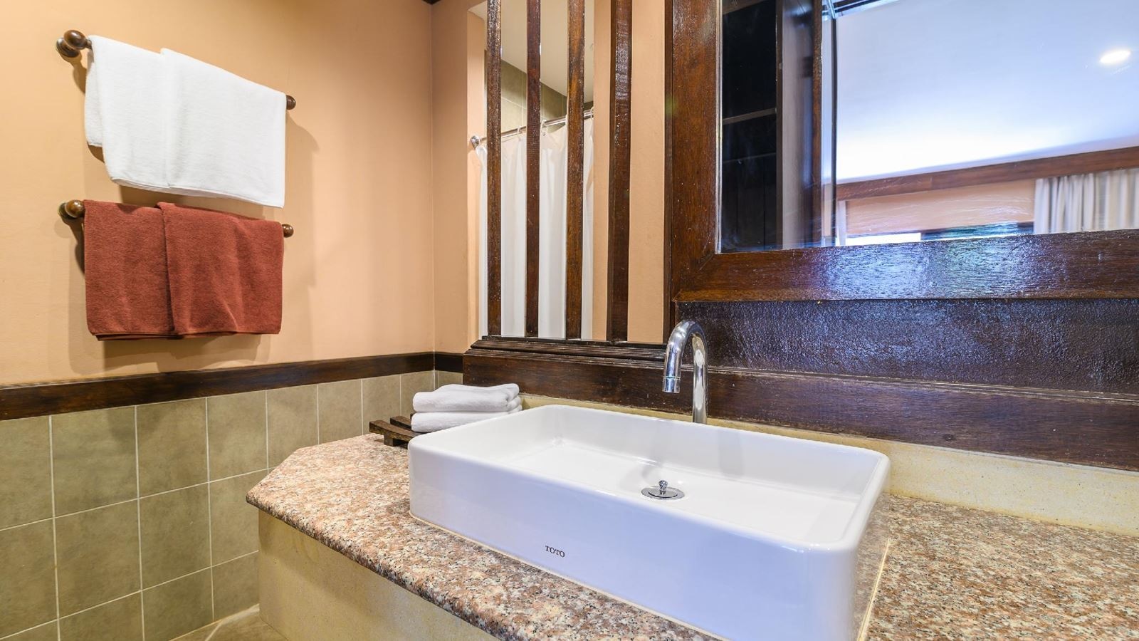 rooms-deluxe-hideaway